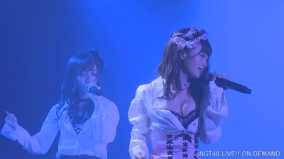 中井りかちゃんが公演でおっぱい放り出してくれてて嬉しい